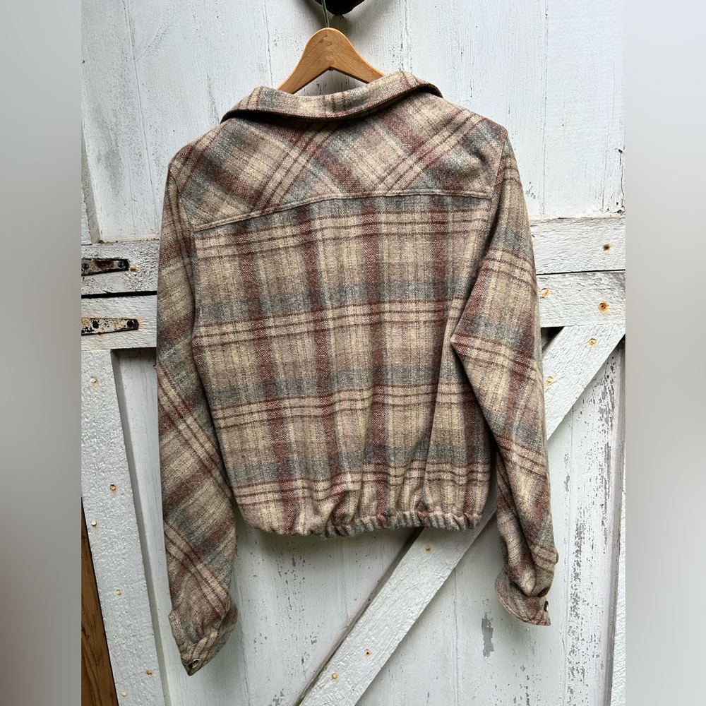 70s vintage international women’s labor union 100% wool cropped collared shirt - Picture 7 of 14
